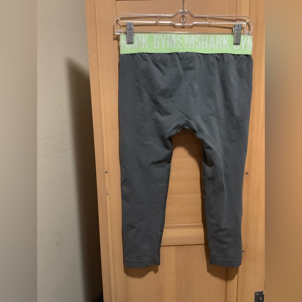 GymShark Capri Workout Leggings - Picture 3 of 3